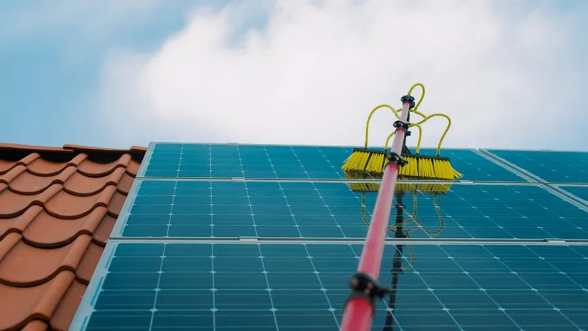 Professional Solar Panel Cleaning